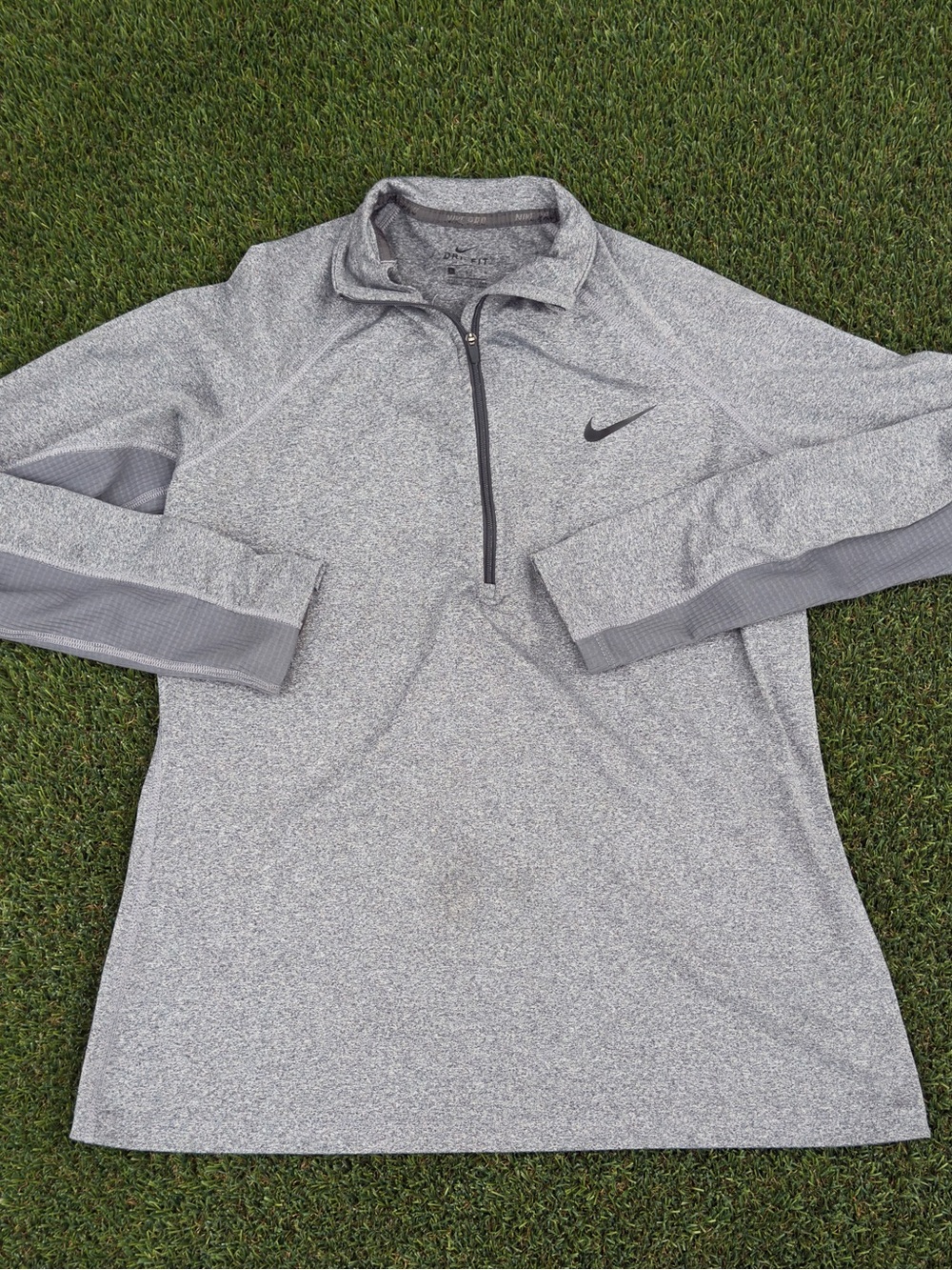 Nike Men’s Gray Quarter-Zip Performance Pullover